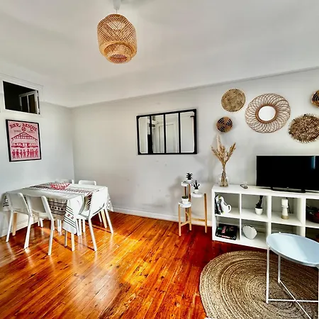 Plein Centre, Lumineux Et Spacieux Apartament *